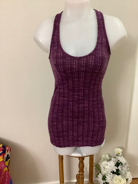 lululemon athletica Tops - Lululemon racerback tank sz Small